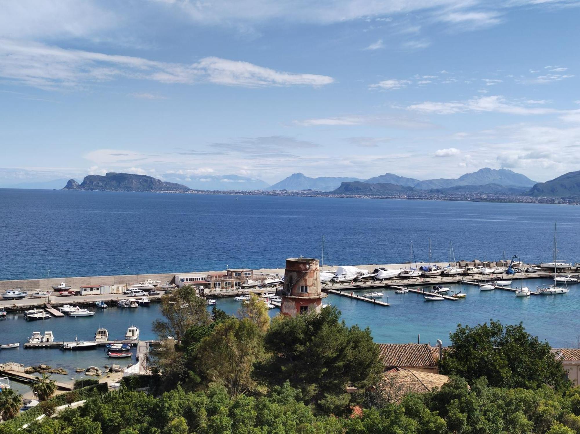 Rineddahouse Arenella - Vista Mare Panoramica A Palermo Con Parcheggio Privato Lejlighed Eksteriør billede