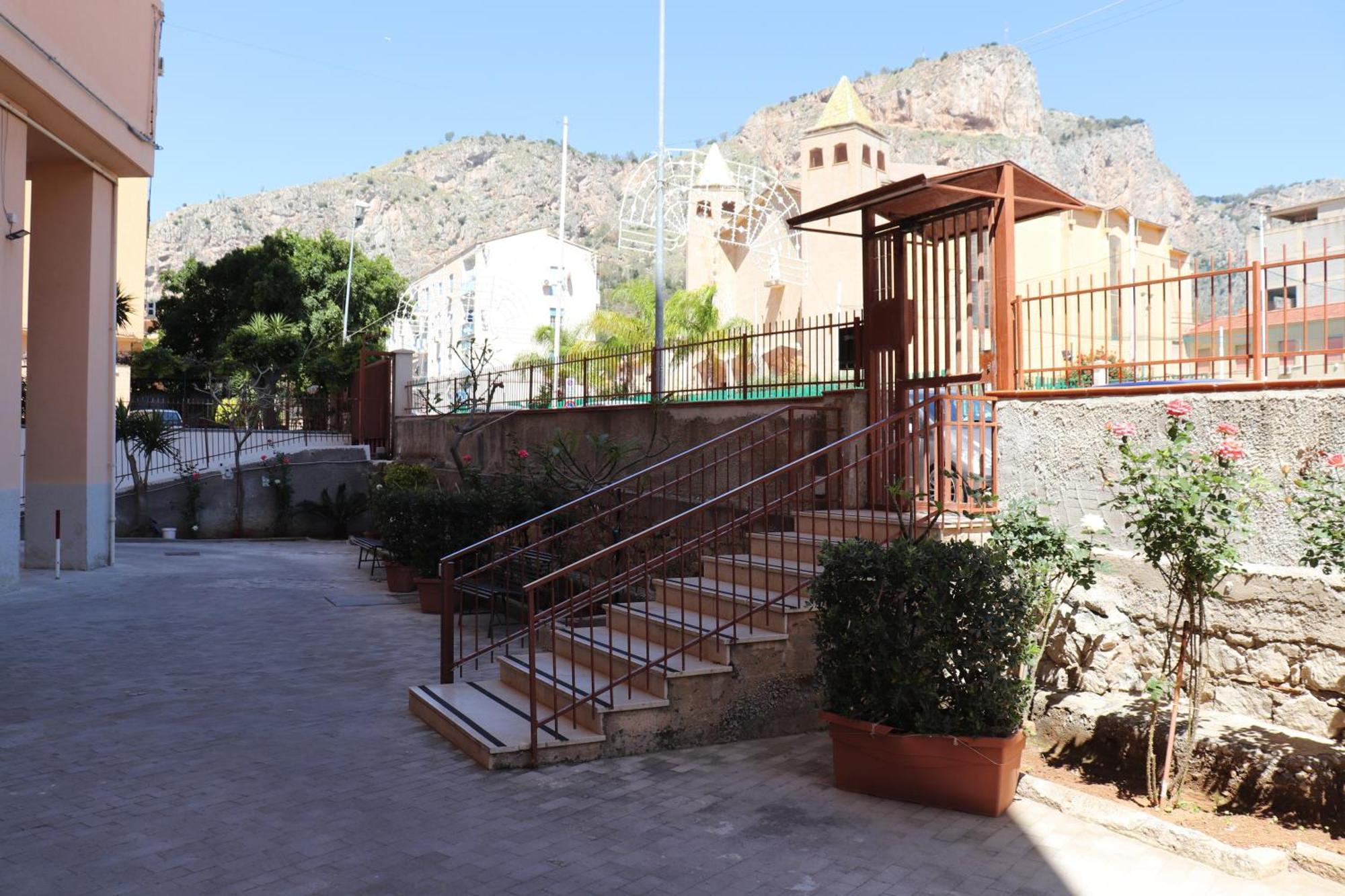 Rineddahouse Arenella - Vista Mare Panoramica A Palermo Con Parcheggio Privato Lejlighed Eksteriør billede